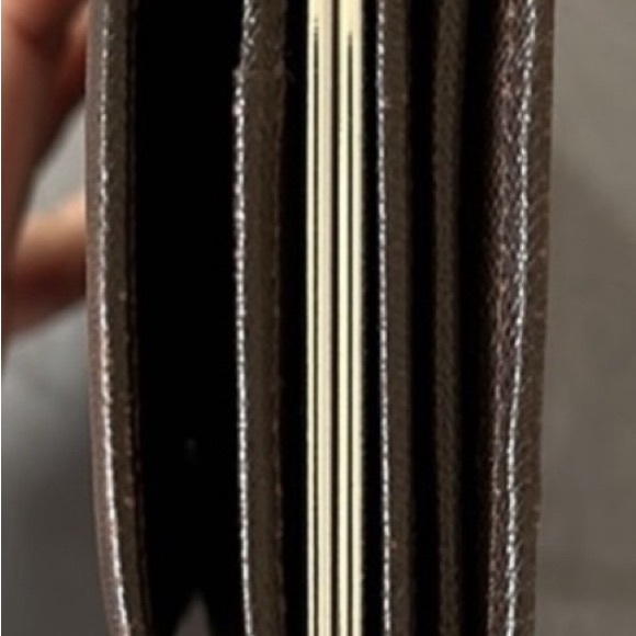 Burberry Long Wallet with kiss lock - Picture 5 of 9